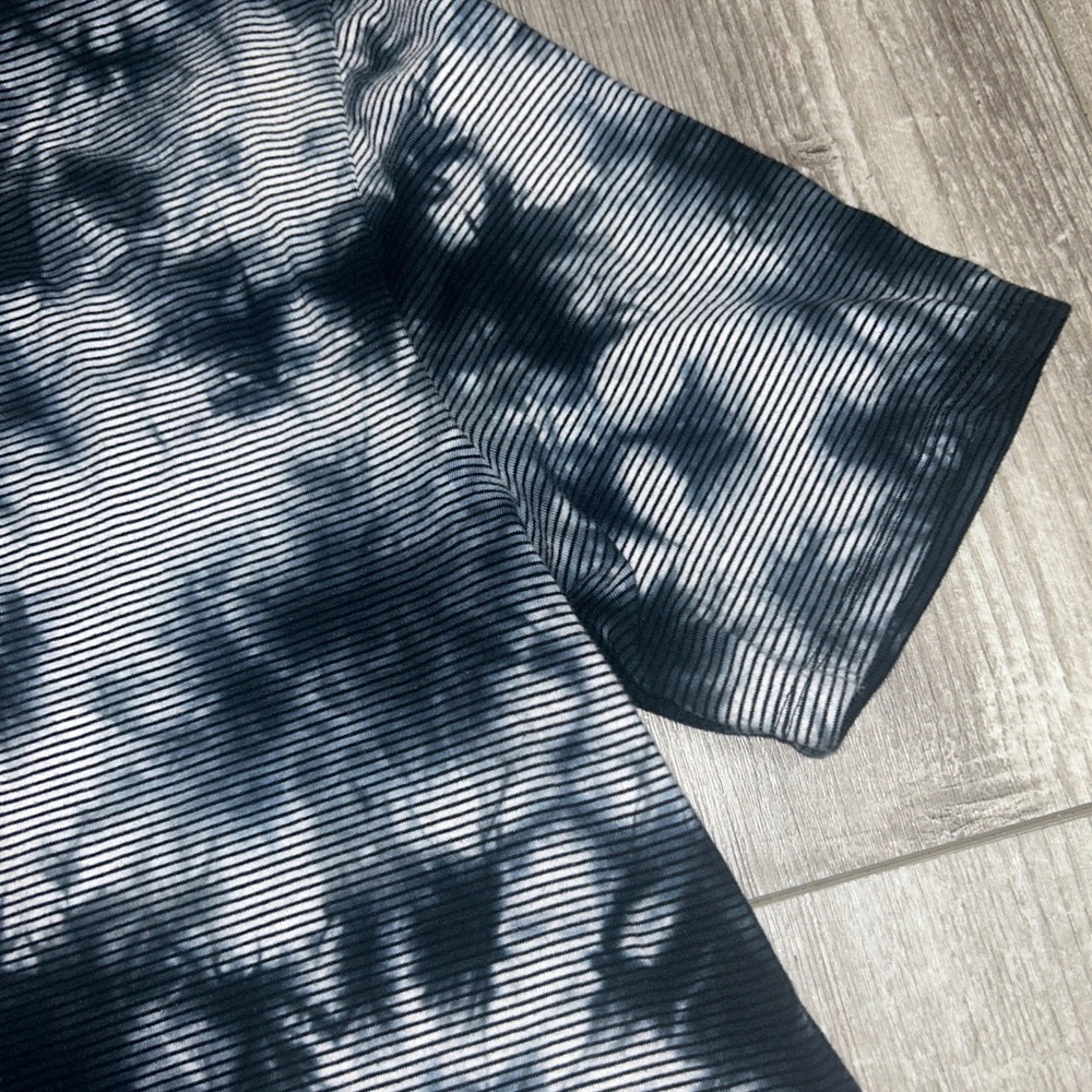 Kensie Black & Cream Color Crop Tee Women’s Med Tye Dye Look - Picture 6 of 8